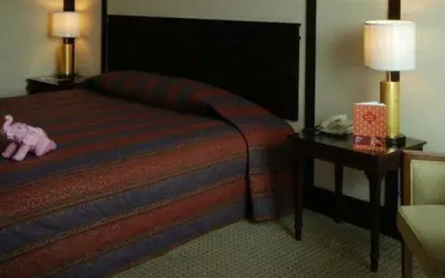 Iyara Lake Hotel & Resort