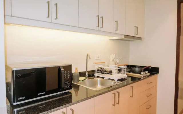 A Luxurious 1BR Apartment