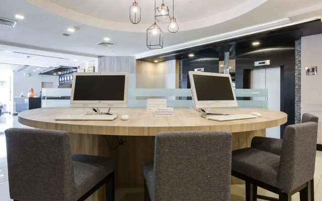 Adelphi Suites Bangkok