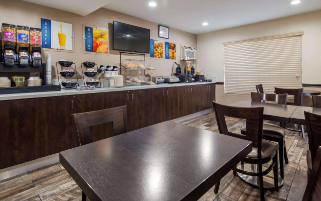 Best Western Courtesy Inn Hotel - Anaheim Resort at the Park