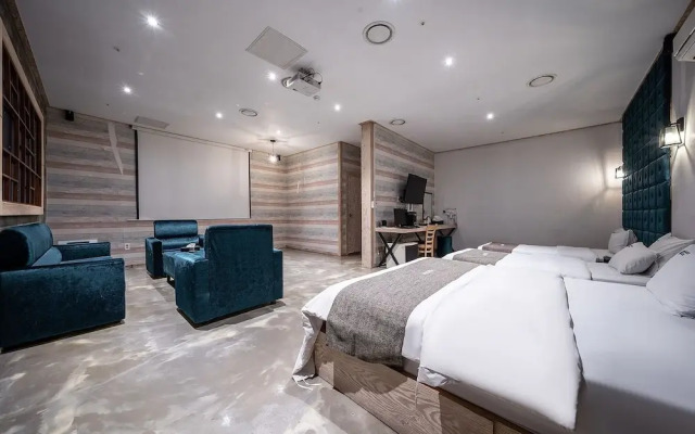 Suwon City Hall Station Block 24