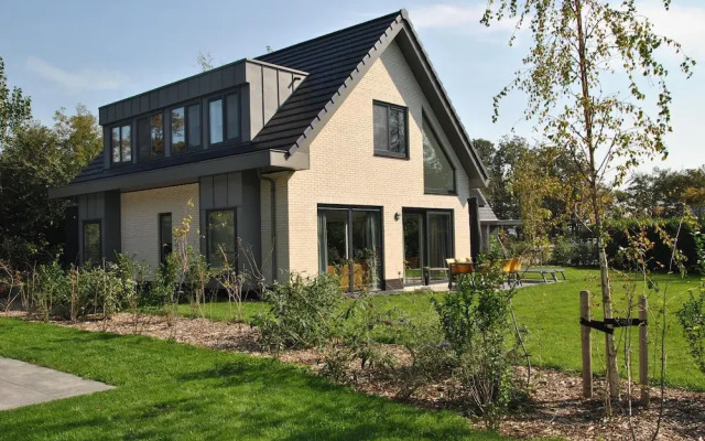 Peaceful Villa in De Koog near Sea