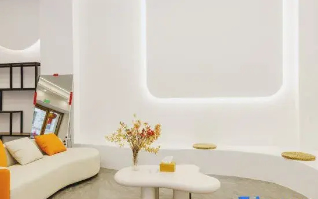 Jiayi Express Hotel (Qujing Bund Wanda Plaza)