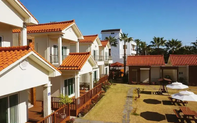 Seoguipo Soranghozen Pension
