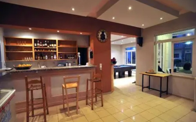 Merabello Apartments & Villa