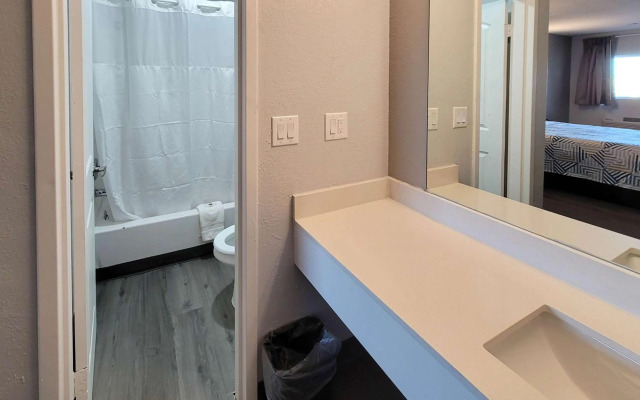 Motel 6 Wichita, KS – South I-35