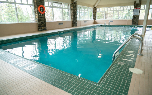 Pocaterra Inn & Waterslide