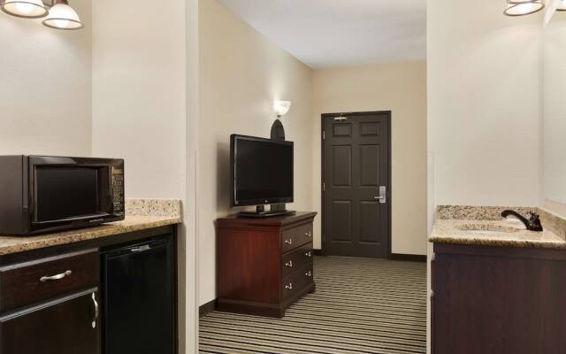 Country Inn & Suites by Radisson, Little Falls, MN