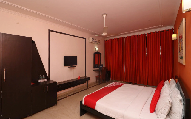 OYO 82741 Mohan Garden Stays