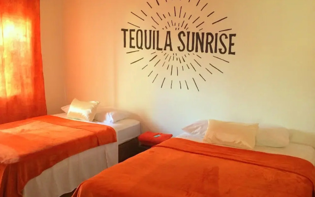 Tequila Sunrise B&B - Hostel