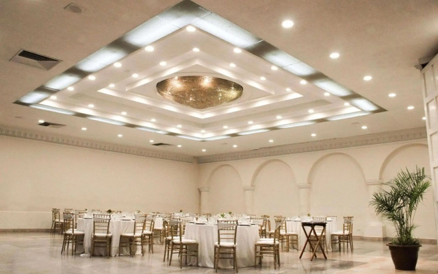 Radisson Hotel & Convention Center Toluca