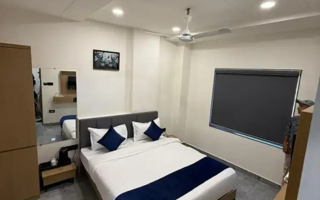 The Sky Comfort Hotel Krisha Dwarka