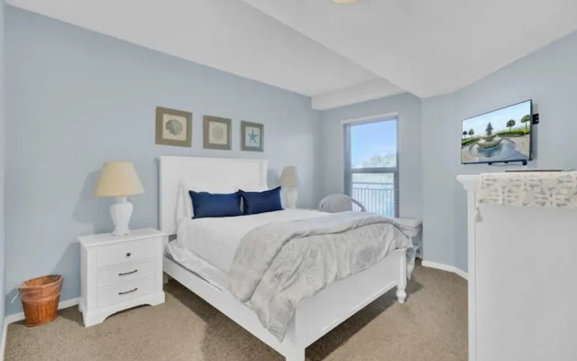 Shipwatch 308b by Wild Dunes, Oceanfront Condo With Resort Amenity Access