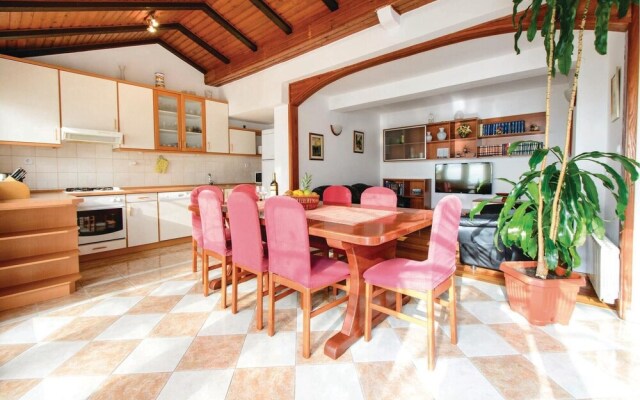 Beautiful Home in Dubrovnik With Wifi and 4 Bedrooms