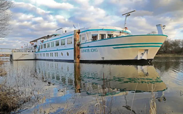 Hotelkabinenschiff Junker Jörg