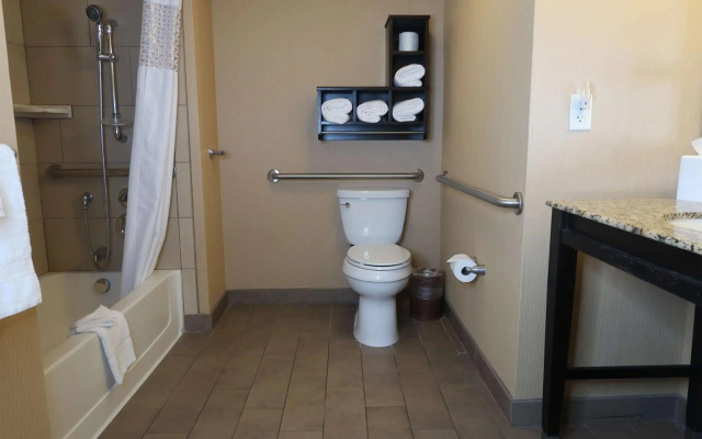 Hampton Inn & Suites Salinas