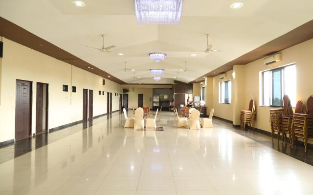 OYO Flagship 64715 Orient Palace
