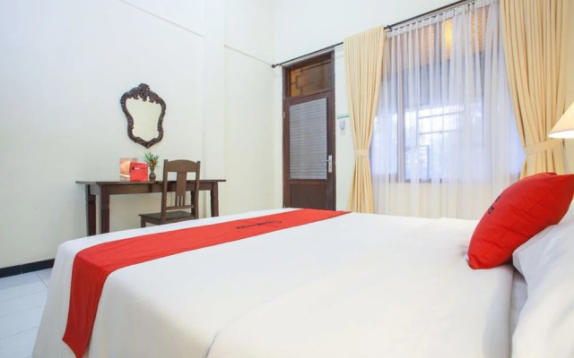 Reddoorz Near Kalibaru Station 2