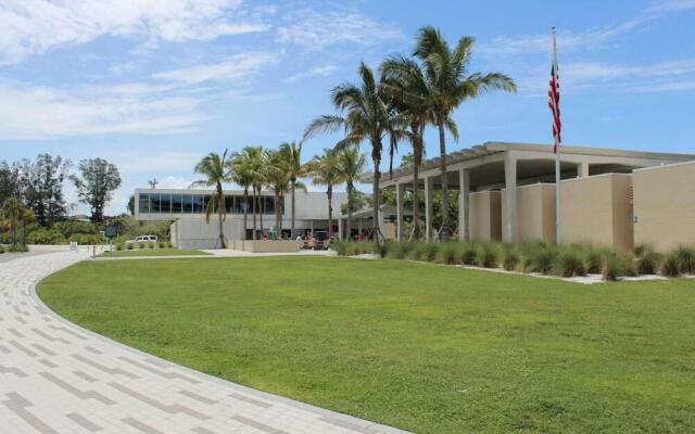Jamaica Royale Beach Waves