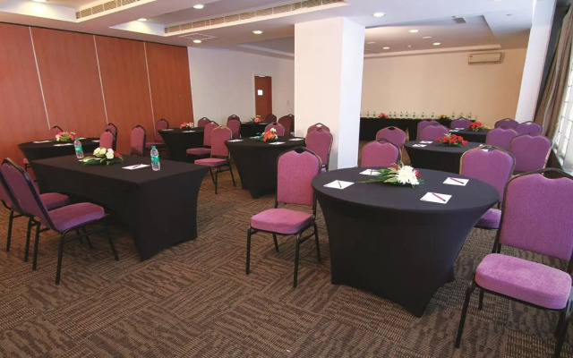 Caspia Hotel New Delhi Shalimar Bagh