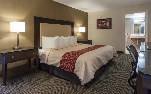 Best Western Dekalb Inn & Suites