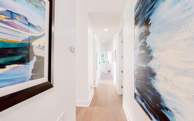 Paradise Beach by AMI Locals