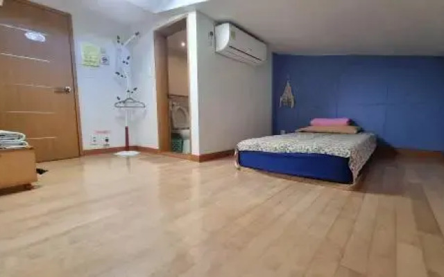 Tongyeong One Guesthouse