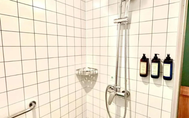 Middle Huaihai Road Homestay