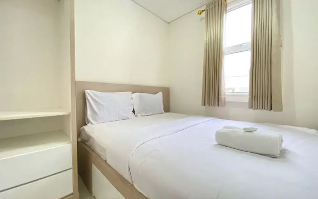 Artsy 2Br Apartment At Parahyangan Residence