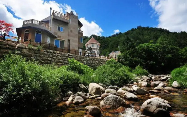 Hills 5 Resort