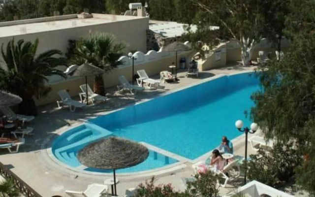 TheArtemis - Perissa Hotel