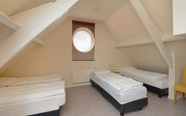 Tasteful Holiday Home With Spacious Garden