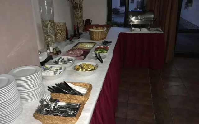 Hotel Lony