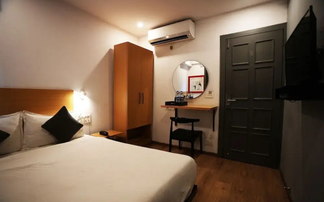 Hotel Townhouse @Udaipur City Railway Station