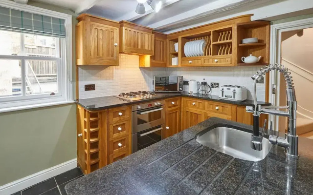 Host Stay Henderson House