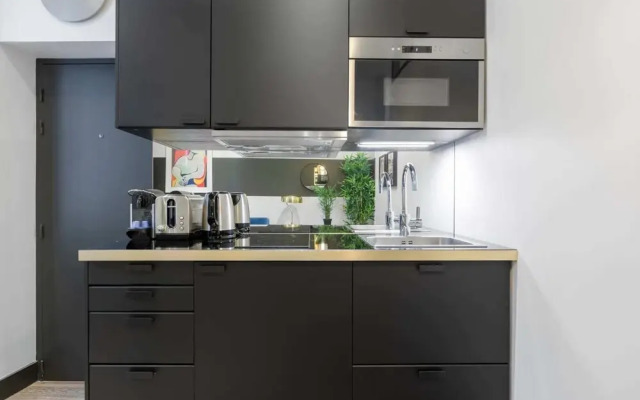 Exquisite Apartment in the Historical 7th District