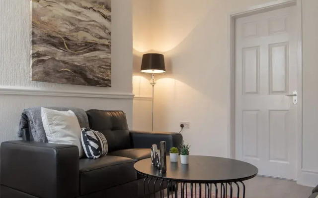 Lux Apartments 4 Bedroom House Sutcliffe