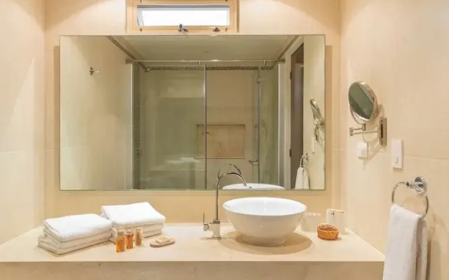 Secret Garden Oasis 3BR Penthouse