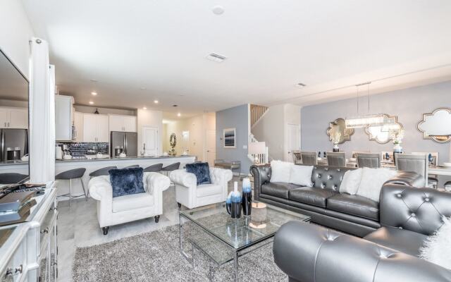 1662 Moonvalley Drive