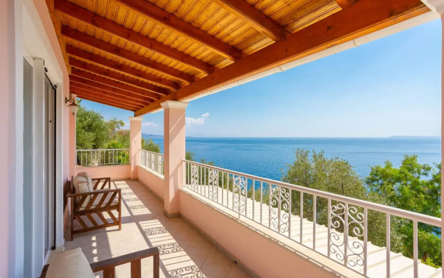 Beach villa Aetos kaminaki Nissaki