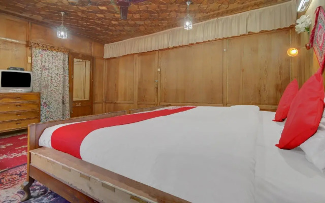 Hollywood Group Of Houseboats By OYO Rooms