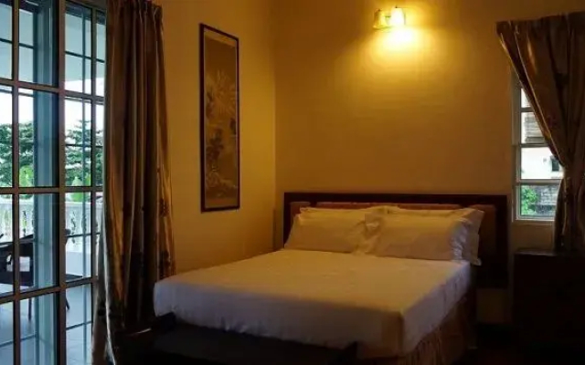 By the Sea @ Cozy Beachfront Home