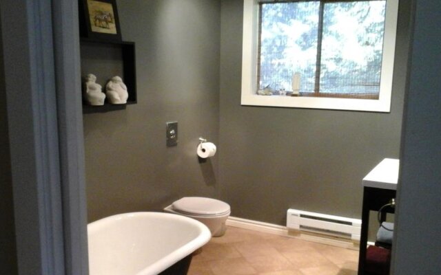 Beaver Hut Bed And Breakfast