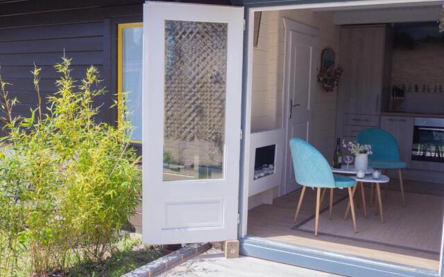 New Bespoke Log Cabin