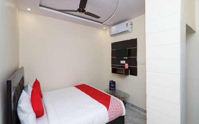 OYO 22621 The Pal's Inn