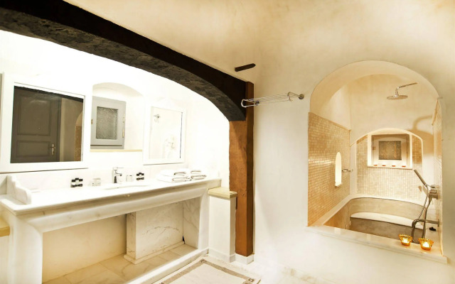 Markezinis Suites