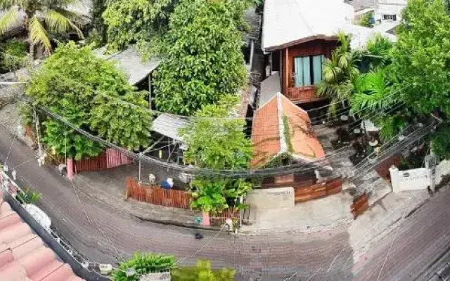 Your House 3 Guest House