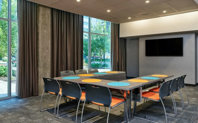 Aloft Dallas Arlington Entertainment District