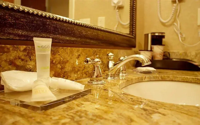 Radisson Hotel Newark-Carteret