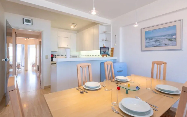 Bright Apartment With Sea-views